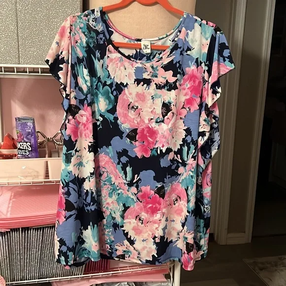 Sew in Love Floral Short Sleeve Top - Pink and Blue - Picture 6 of 6